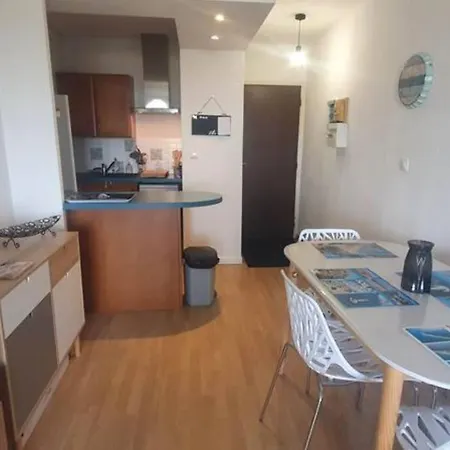 Front De - 6198 Apartment